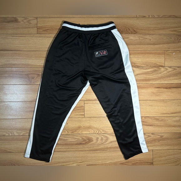 NIKE - NIKE AIR AUTHENTIC SPORTSWEAR - JOGGERS - SIZE M - BLACK & WHITE - Picture 2 of 2